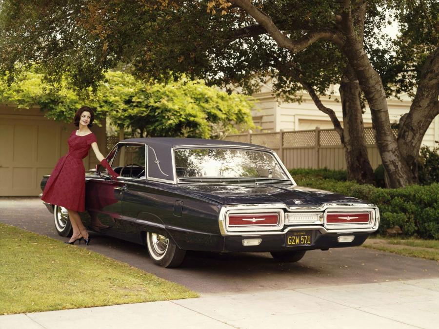  Ford Thunderbird Landau Coupe 1964 года  (фото 6 из 8)